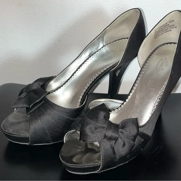 Elegant Black Women's Shoes size 8 1/2 Michelangelo - Picture 2 of 10